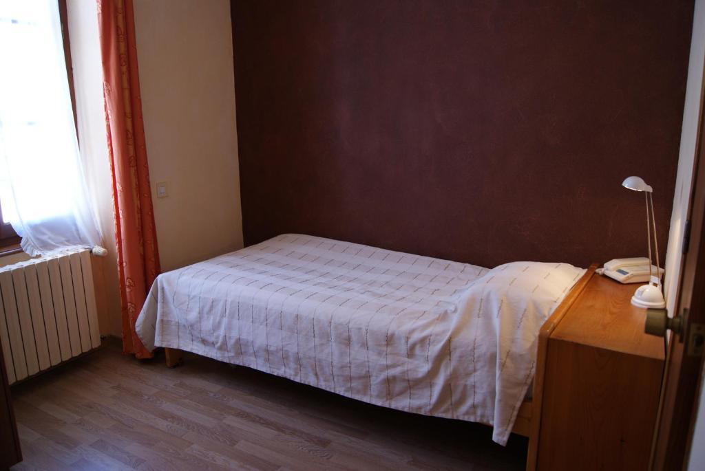 Logis Hotel De La Paix - Турню Стая снимка