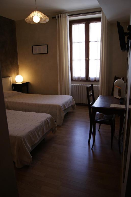 Logis Hotel De La Paix - Турню Стая снимка