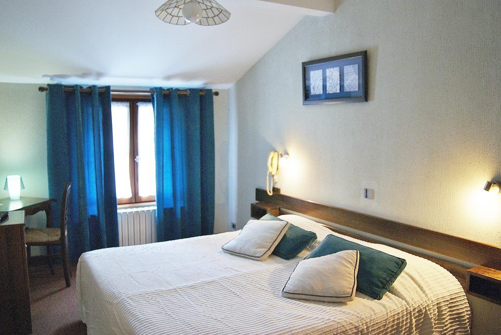 Logis Hotel De La Paix - Турню Екстериор снимка