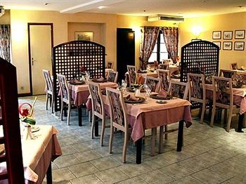 Logis Hotel De La Paix - Турню Екстериор снимка