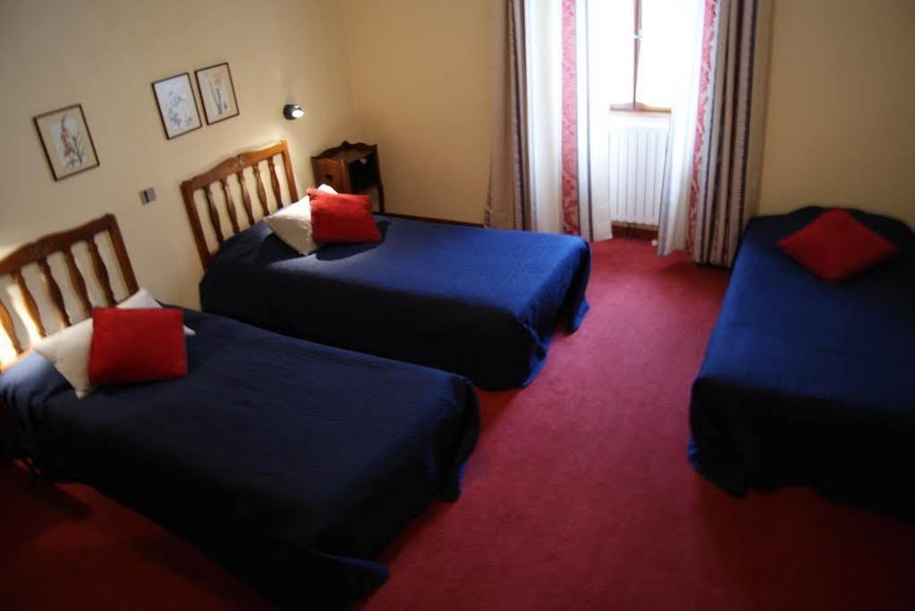 Logis Hotel De La Paix - Турню Екстериор снимка